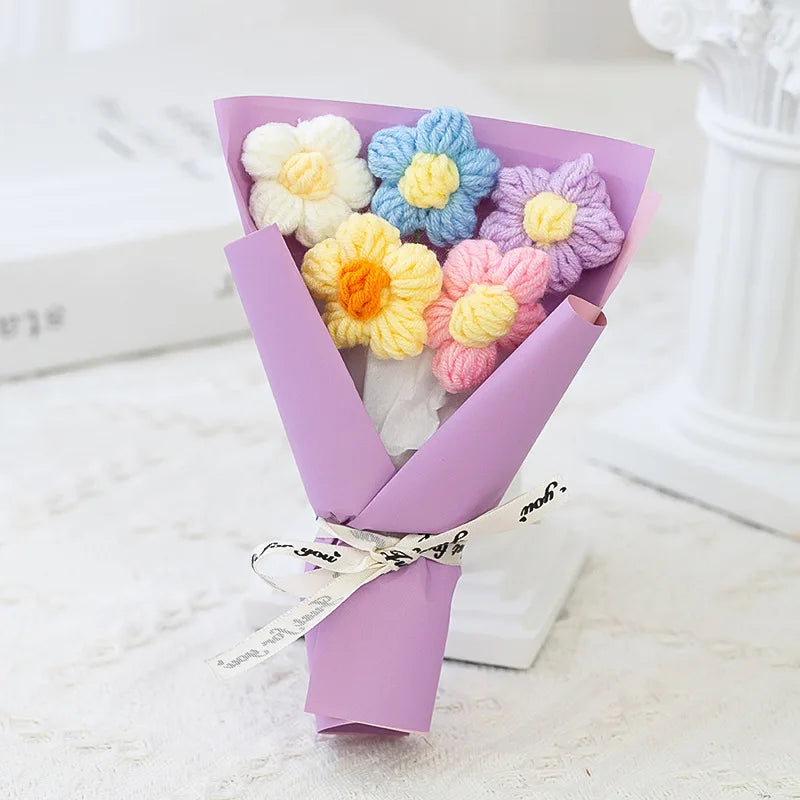 Kreativer Mini-Strickblumenstrauß – Handgefertigte Wollblumen als stilvolle Deko oder Geschenkidee!