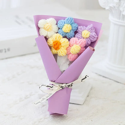 Kreativer Mini-Strickblumenstrauß – Handgefertigte Wollblumen als stilvolle Deko oder Geschenkidee!