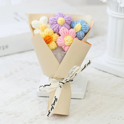Kreativer Mini-Strickblumenstrauß – Handgefertigte Wollblumen als stilvolle Deko oder Geschenkidee!